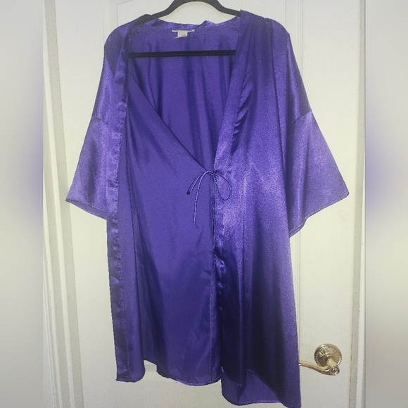 Purple Satin Robe - Picture 4 of 10